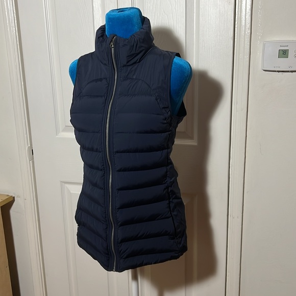 Lululemon Athletica Down Vest Women’s 6 - Picture 3 of 10